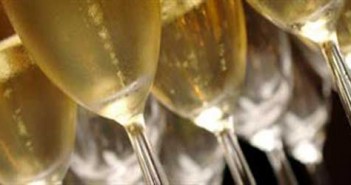 Holiday | Orange County New Year’s Eve Guide champagne-banner