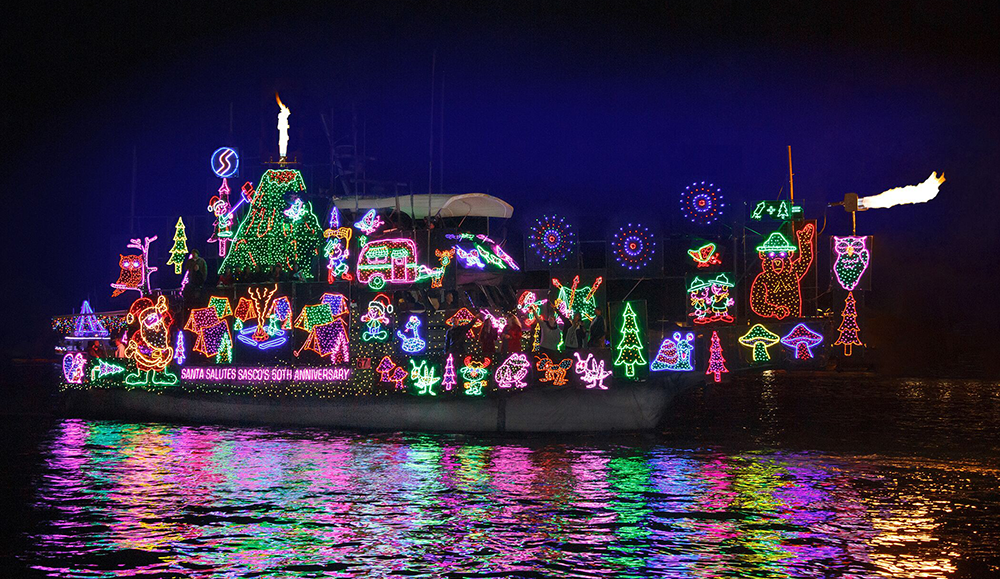 Newport-Beach-Christmas-Boat-Parade-photo-courtesy-Visit-Newport-Beach