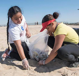 Beach-Cleanup-at-Bolsa-Chica-State-Beach-photo-by-Photo-by-Nick-Agro,-Orange-County-Register-SCNG