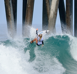 VANS U.S. Open of Surfing photo by Benjamin Ginsberg. 