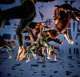 Cloud-Gate-Dance-Taiwan-photo-by-LIU-Chen-hsiang