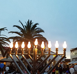 Menorah-Lighting-photo-courtesy-Outlets-at-San-Clemente