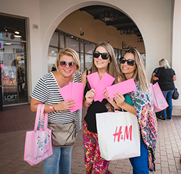 Outlets-at-San-Clemente-Shopping-Extravaganza-photo-by-Kait-McKay-Photography