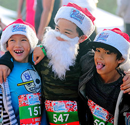 Run-for-a-Claus-photo-by-Paksit-Photos