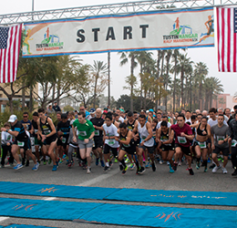 Tustin-Hangar-Half-Marathon-&-5K-photo-by-JRose-Event-Photography