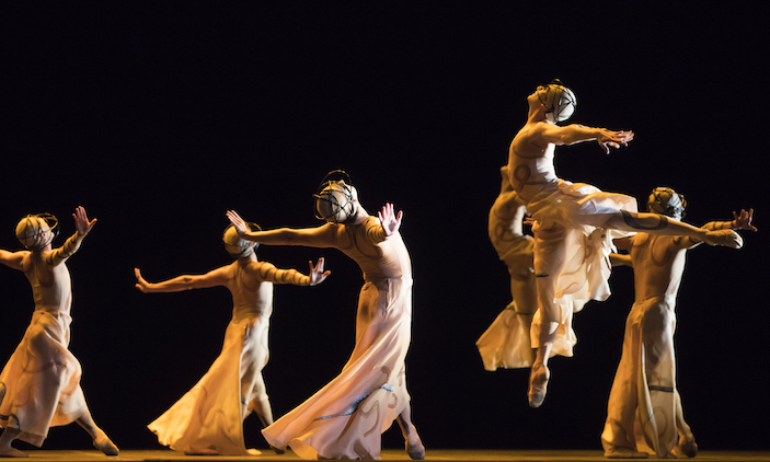 LA Opera photo by Todd Rosenberg Photography