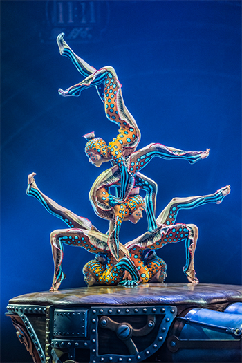 Photo: Martin Girard / shootstudio.ca Costumes: Philippe Guillotel  © 2014 Cirque du Soleil