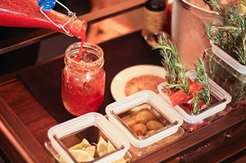 Scotts-Bloody-Mary-Bar-INTEXT