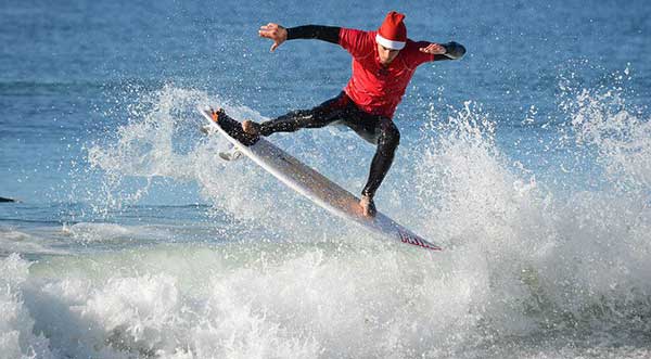surfing-santa-competition