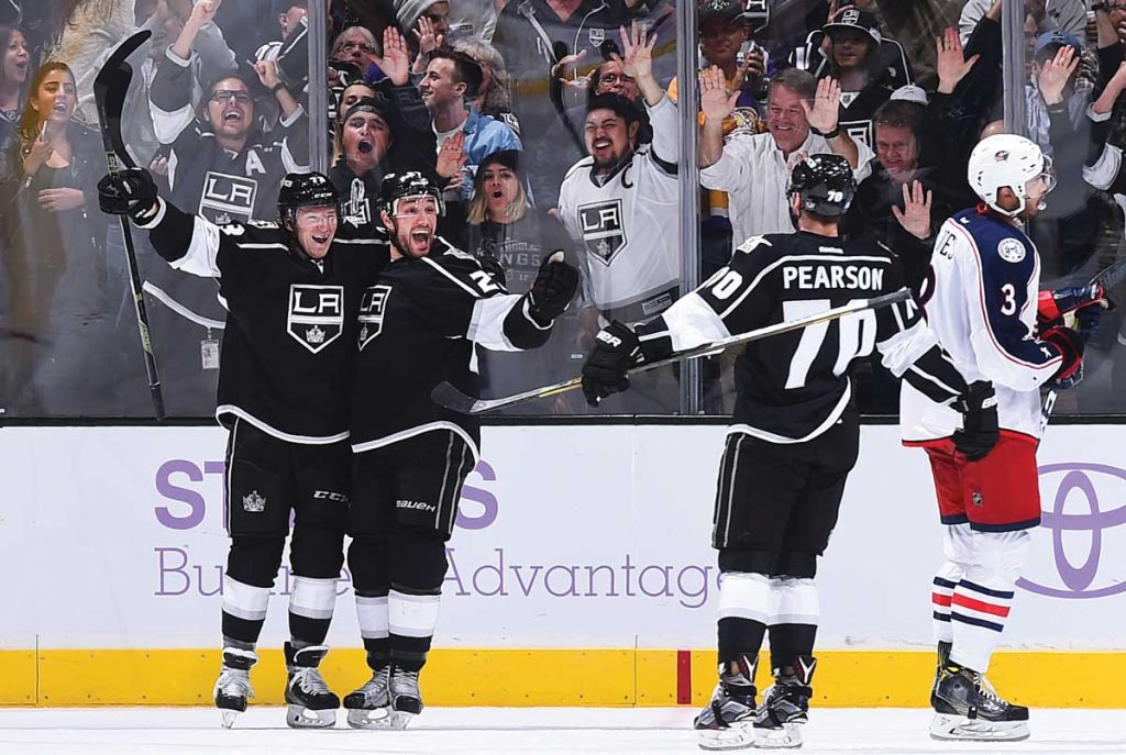 LA Kings - Showtime at STAPLES Center. 💛💜 Jersey auction