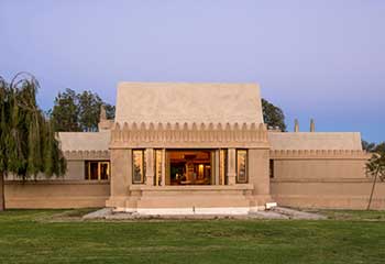 hollyhock-house-exterior