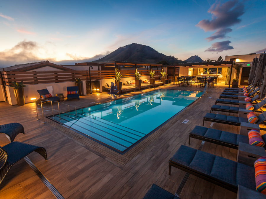 Rooftop-pool-at-Hotel-Cerro