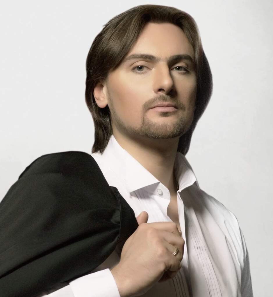 Baritone Igor Golovatenko sings the role of Iago in "Otello"
