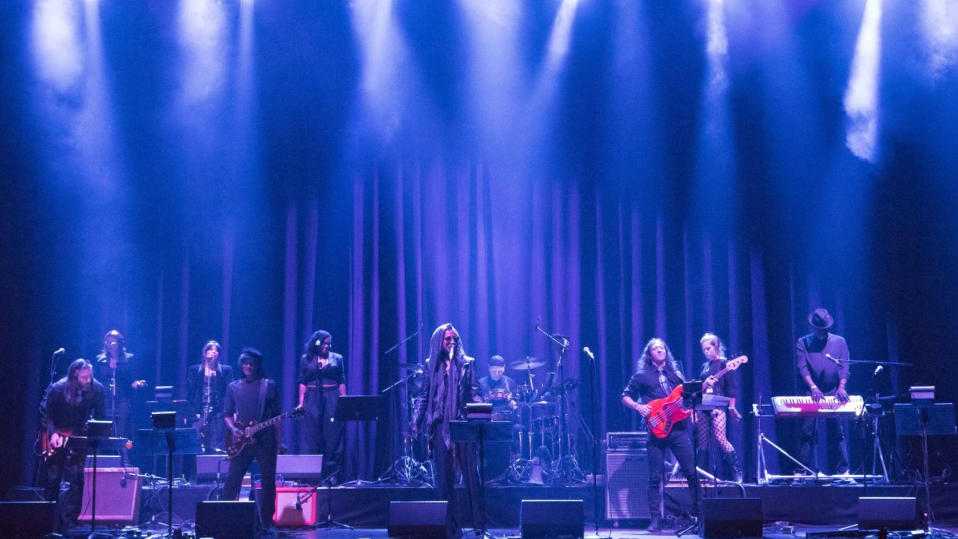 1 Classics Albums Live Performs Prince: Purple Rain